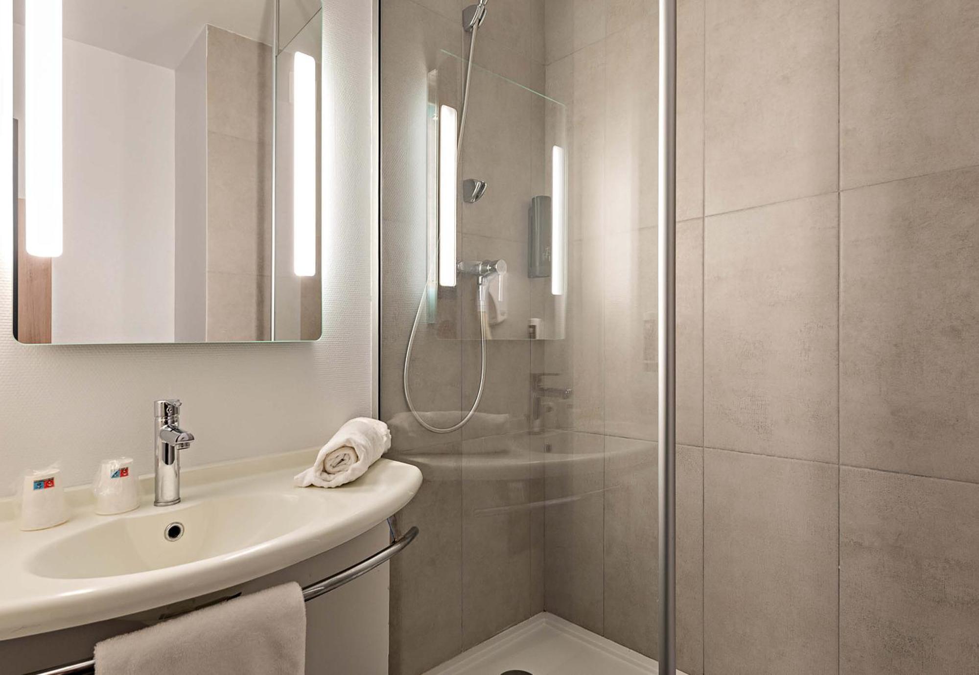 Centre Rive Gauche Hotel 3*