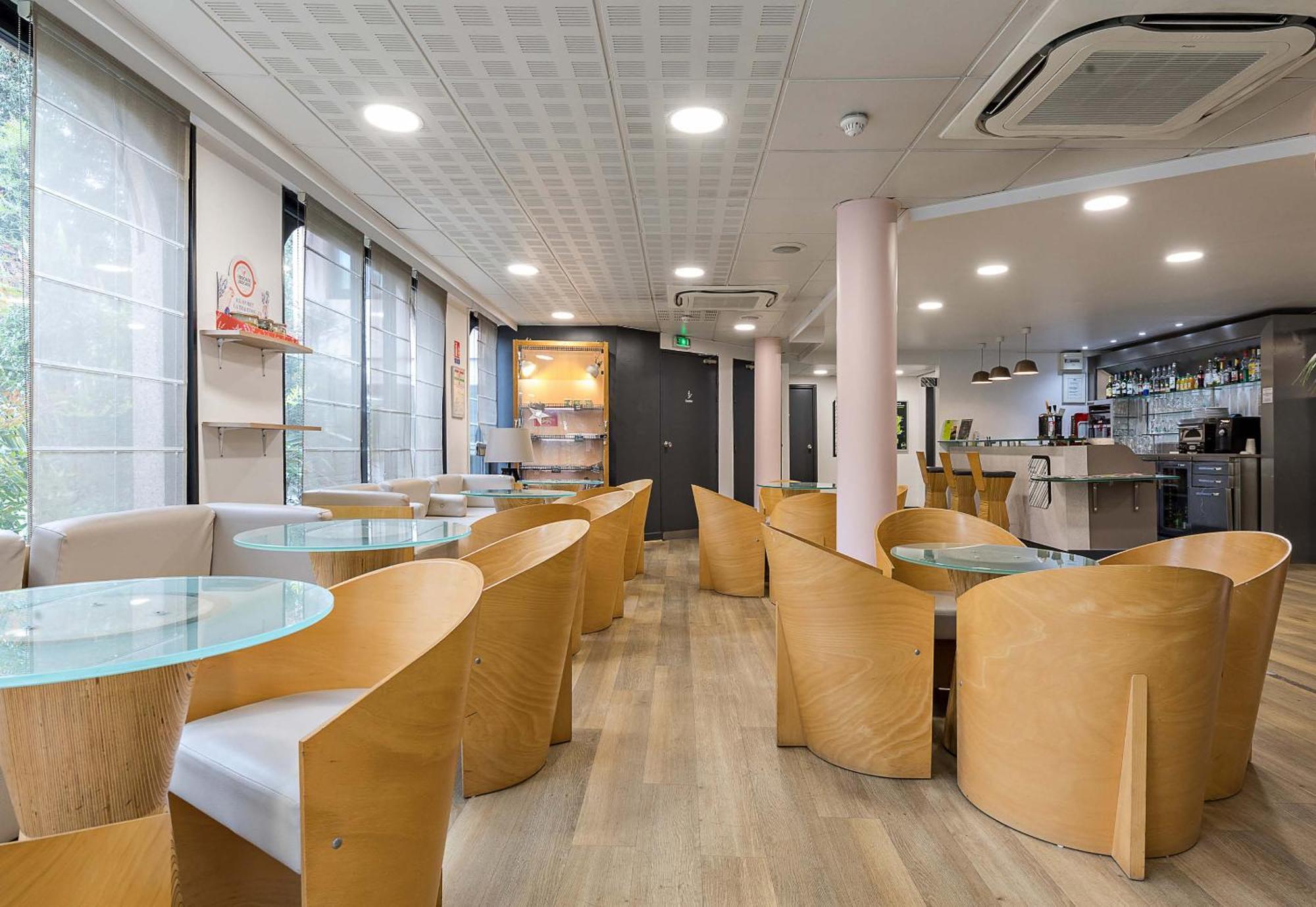 Centre Rive Gauche Hotel 3*