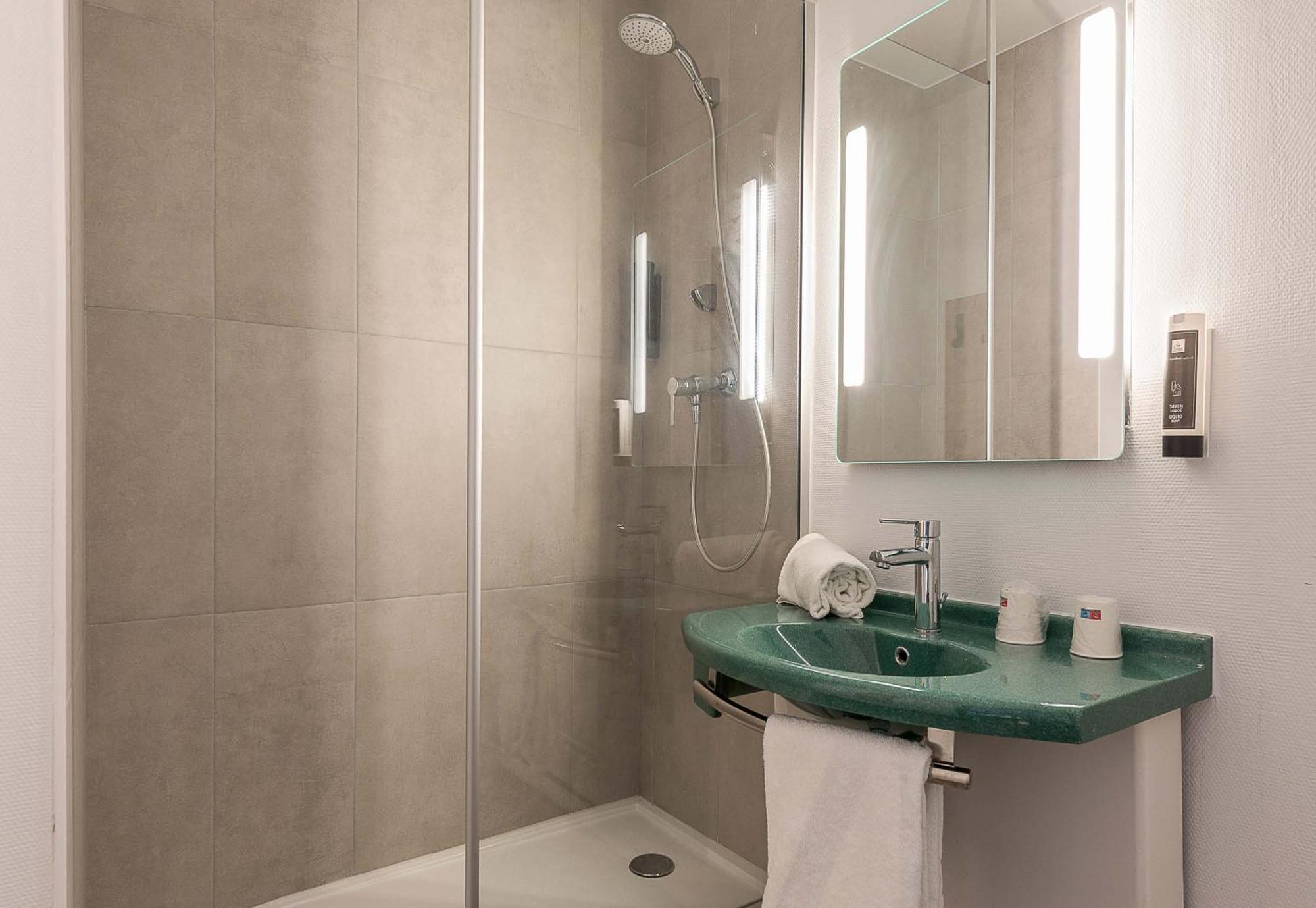 Centre Rive Gauche 3*