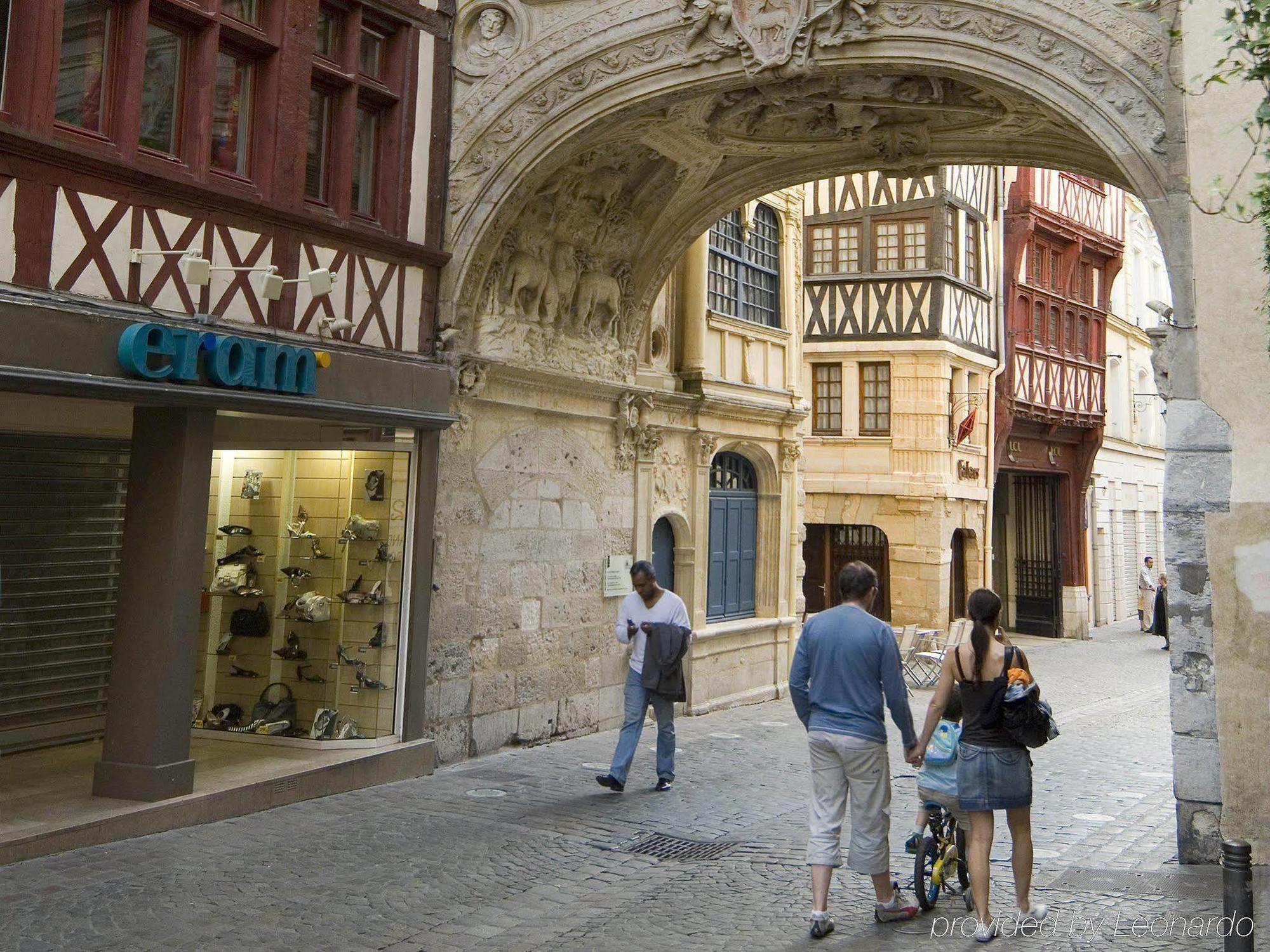 Hotel Centre Rive Gauche 3*